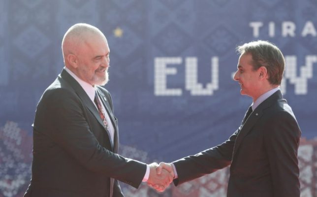 Mitsotakis i prerë: Lejoni Belerin të betohet, Greqia do pengojë integrimin e Shqipërisë në BE  