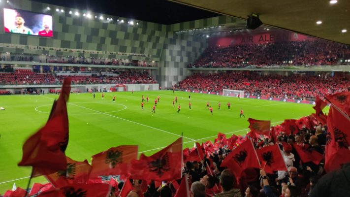 Falsifikuan biletat e ndeshjes Shqipëri-Çeki dhe i shitën me 400 euro, arrestohen dy persona
