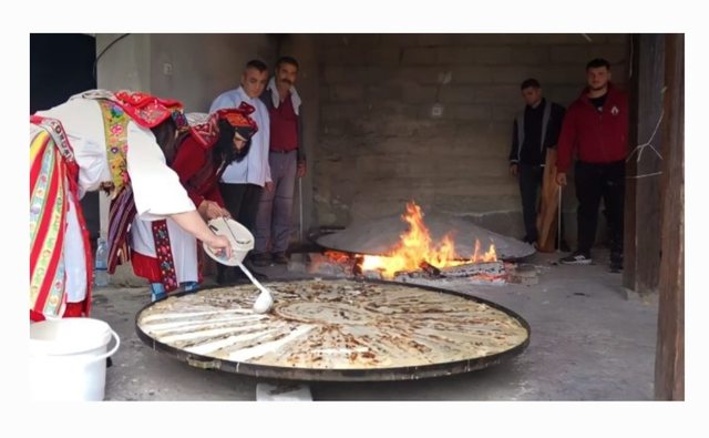 80-vjeçarja nga Prizreni thyen rekordin, gatuan flinë gjigante 2 metra të gjatë