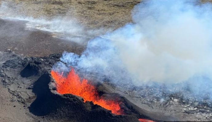 Frika nga shpërthmi i vullkanit/ Evakuohet një qytet në Islandë