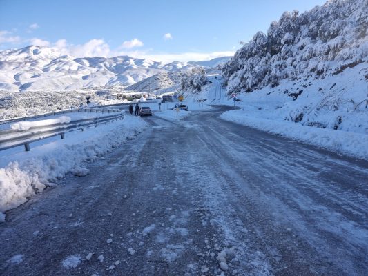 Ngrica dhe bora paralizojnë Dibrën, problem me energjinë dhe bllokimin e rrugëve
