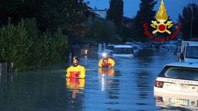 Kaos nga moti i keq në Itali, 6 viktima dhe 2 të zhdukur