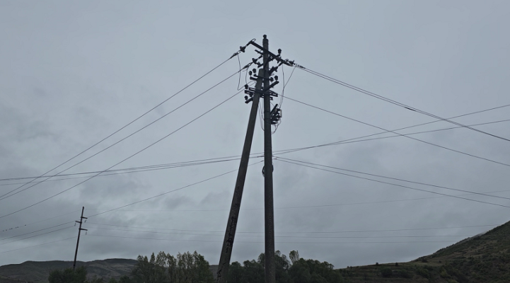 Mijëra njerëz ende pa energji në juglindje, stuhia dëmtoi rëndë linjat