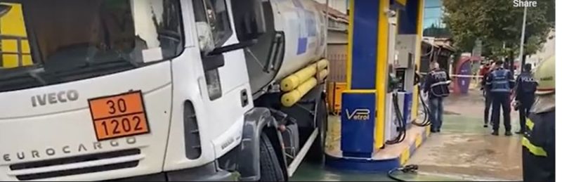EMRAT/ Shpërthimi me 2 të plagosur në pikën e karburantit, policia jep detaje: Autoboti po furnizonte me benzinë pikën