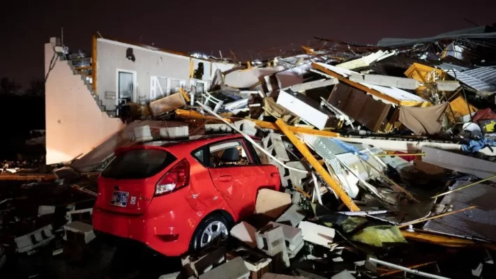 Moti i keq godet SHBA-në, 6 të vdekur në Tenesi nga tornadot dhe stuhitë (VIDEO)