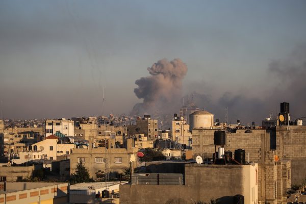 Gazetari i “Al Jazeera” vritet në një sulm me raketa në Gazë