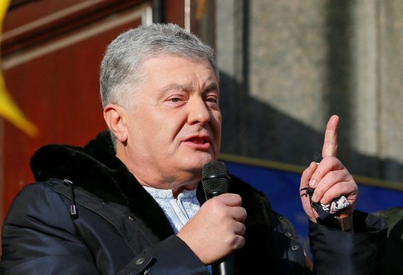 Zyrtarët ukrainas ndalojnë në kufi ish-Presidentin Poroshenko