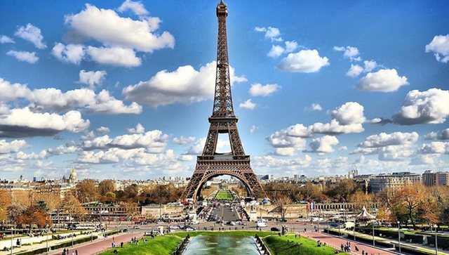 Kulla Eiffel mbyll dyert për vizitorët në 100 vjetorin e vdekjes së projektuesit të saj