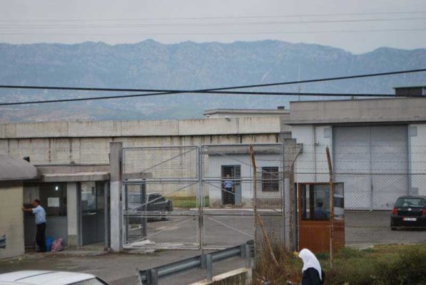 I dehur në timon, punonjësi i burgut të Peqinit përfshihet në aksident