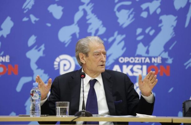 “Rama i dhuron truallin botuesit”, Berisha akuzon kryeministrin për Partizanin