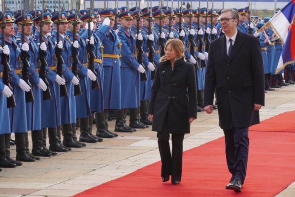 Kryeministrja e Italisë viziton Beogradin, Meloni: Serbia me rëndësi strategjike