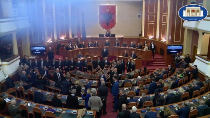 Opozita: Bllokojmë Parlamentin, nuk tërhiqemi nga kërkesat për komisionet hetimore dhe reformën zgjedhore