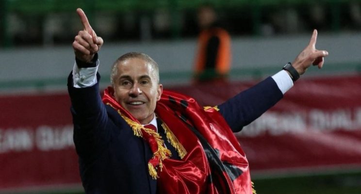 “Trajneri i vitit”, Sylvihno konkuron fituesin e Kupës së Botës dhe Europës