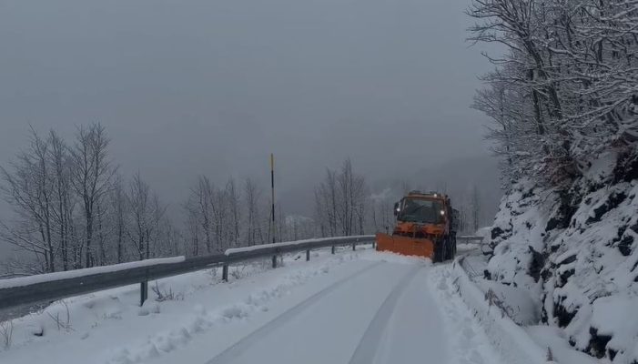 Reshje intensive bore në Qafë Thore, udhëzimet për drejtuesit e mjeteve