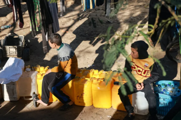 Më shumë se 1000 fëmijë kanë humbur një ose të dyja këmbët në Gaza, shumë operacione u kryen pa anestezi Më shumë se 1000 fëmijë kanë humbur një ose të dyja këmbët në Gaza, shumë operacione u kryen pa anestezi
