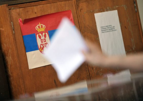 Heshtje zgjedhore në Serbi, serbët i drejtohen qendrave të votimit të dielën