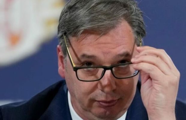 Mediat franceze: Serbia, lojë të rrezikshme të dyfishtë! Vuçiç nuk heq dorë nga ambicia për të rimarrë Kosovën