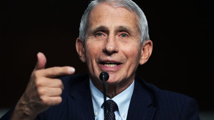 Anthony Fauci e pranon për herë të parë: Covid mund të ketë dalë nga laboratori në Kinë
