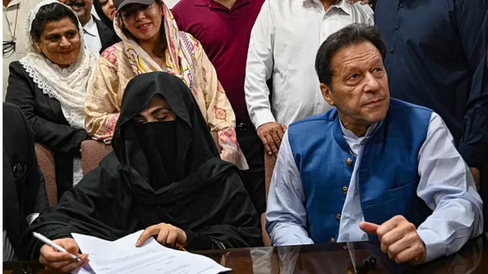 Ish-kryeministri pakistanez dhe gruaja e tij dënohen me 14 vjet burg për korrupsion