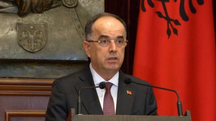 Kaosi në Kuvend, Begaj nga Presidenca: Vendi përballë sfidave të mëdha, Shqipërisë i duhet një debat konstruktiv në Parlament