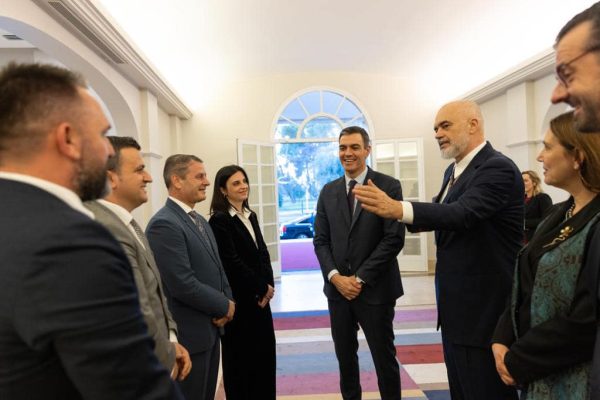 Rama vizitë zyrtare në Spanjë, me kë pritet të takohet përgjatë dy ditëve Rama vizitë zyrtare në Spanjë, me kë pritet të takohet përgjatë dy ditëve