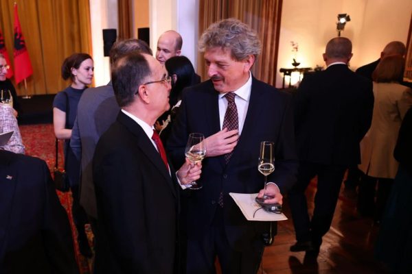 Begaj takohet me trupin diplomatik në Shqipëri: Anëtarësimi në BE, çështje e interesit kombëtar