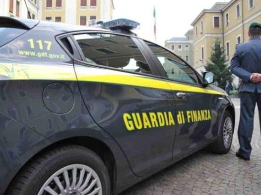 Drogë dhe pastrim parash, aksion antimafia në Itali, 15 persona të arrestuar