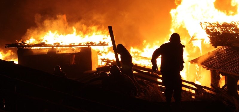Shpërthen zjarri në një dyqan në Kinë, dhjetëra të vdekur