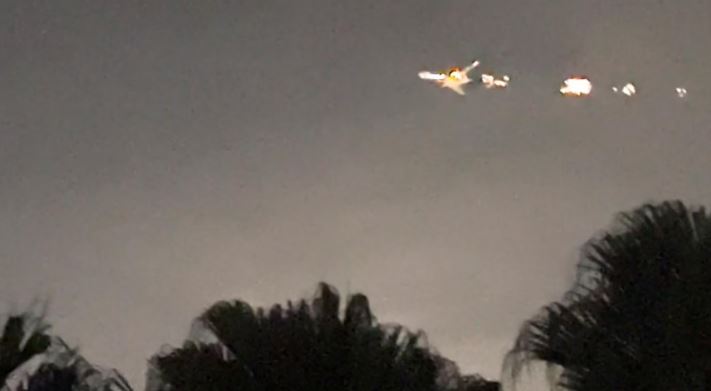 “Kishte flakë”, avioni “Boeing 747” bën ulje emergjente menjëherë pas ngritjes në aeroportin e Majamit