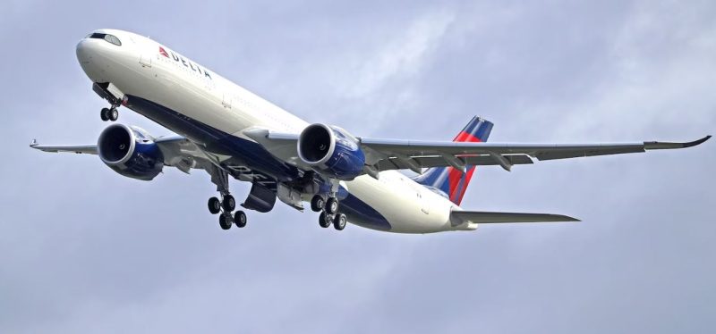 Tjetër incident me avionët Boeing, rrota e avionit shkëputet gjatë ngritjes