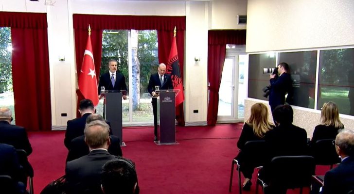 Ministri Igli Hasani pret homologun turk: Diskutuam për bashkëpunimin në fushën ekonomike dhe tregtare. Fidan: Presim që të çojmë më lart marrëdhëniet mes dy vendeve