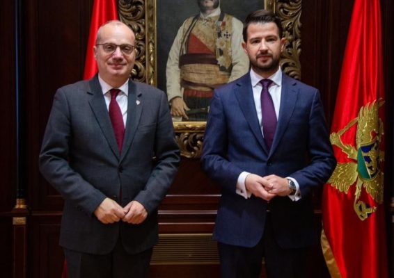 Ministri Hasani përfundon turin 3 ditor në Rajon, zbardh diskutimet me presidentin malazez dhe zv.kryeministrin shqiptar Ministri Hasani përfundon turin 3 ditor në Rajon, zbardh diskutimet me presidentin malazez dhe zv.kryeministrin shqiptar