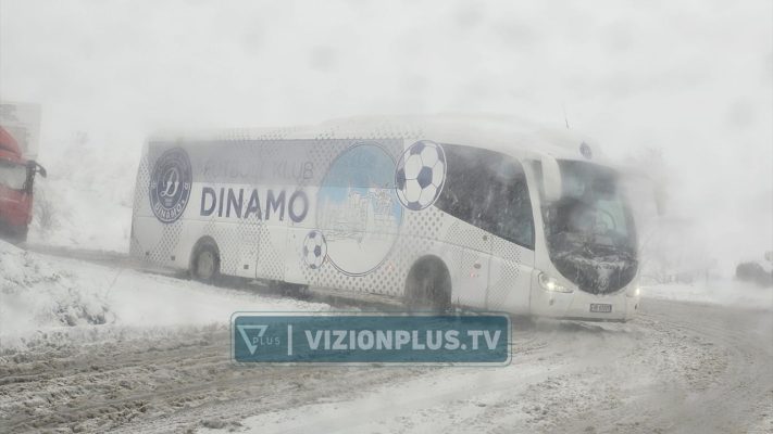 FOTO LAJM/ Bora anulon ndeshjen mes Skënderbeut dhe Dinamos në Korçë