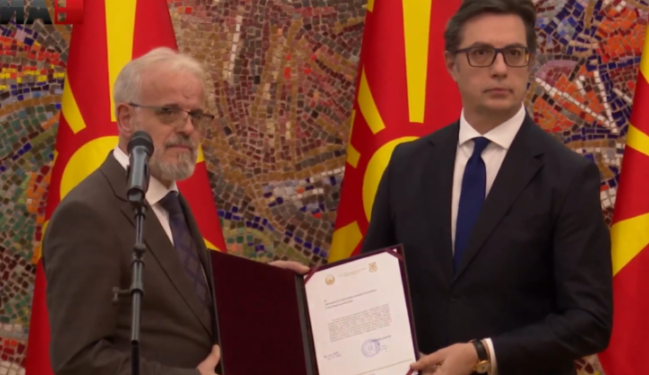 Maqedonia e Veriut, Pendarovski i dorëzon Talat Xhaferit mandatin për formimin e qeverisë së re