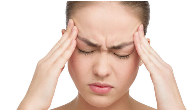 Çfarë tregon dhimbja e kokës në mëngjes