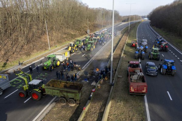 Shpërthejnë protestat e fermerëve edhe në Belgjikë, pritet bllokimi i portit