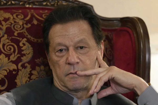 Imran Khan i dënuar me burg, gjeneralët e Pakistanit të kënaqur nga vendimi