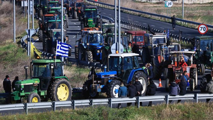 Kryeministri grek njofton ndihmën 10 mijë euro për fermerët
