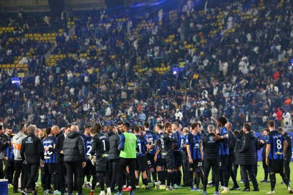 Lautaro i jep superkupën Interit, Napoli bie në shtesë, zikaltrit fitojnë trofeun e 8 në histori