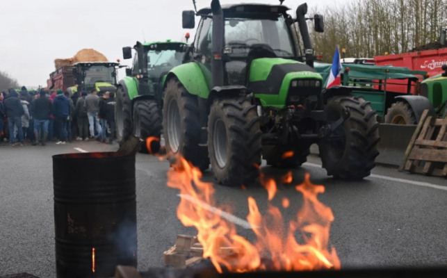 Paralajmërojnë fermerët francezë: Së shpejti mund të bllokojmë Parisin