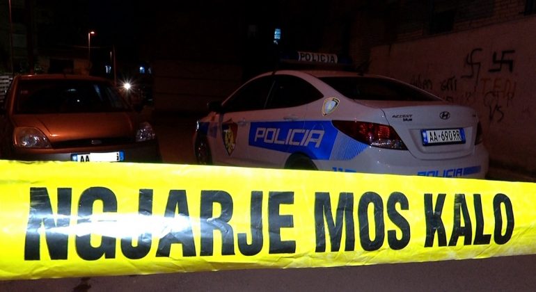 Breshëri plumbash drejt makinës në Shkodër  shoferi aksidentohet dhe braktis mjetin  mister rrethanat