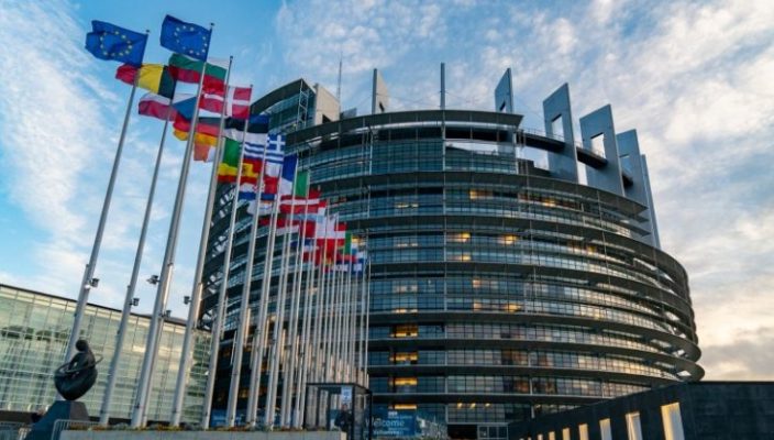 Parlamenti Evropian nis hetimet ndaj eurodeputetes, akuzohet për spiunazh në favor të Rusisë
