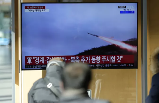 Koreja e Veriut lëshon raketa drejt Detit të Verdhë, Seuli ngre alarmin