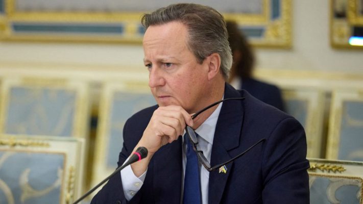 Cameron viziton Shqipërinë javën e ardhshme, fokus i takimeve emigracioni i paligjshëm