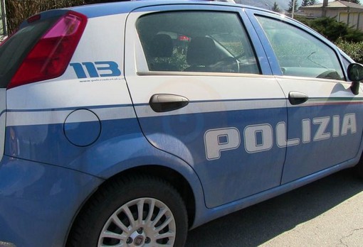 Dhunoi prej 10 vitesh bashkëshorten, arrestohet 34-vjeçari shqiptar në Itali