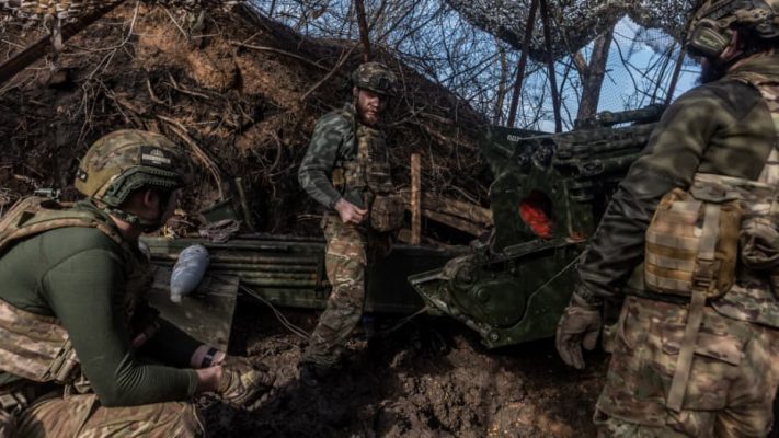 Ushtria ukrainase tërhiqet nga një fshat në lindje të vendit