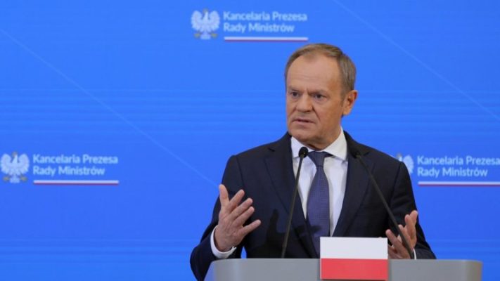 Polonia dhe Ukraina negociojnë mbylljen e përkohshme të kufijve për të stabilizuar tregun polak