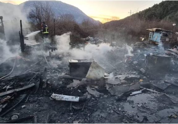 Tre të mitur dhe një i moshuar humbin jetën nga zjarri në Tivar të Malit të Zi