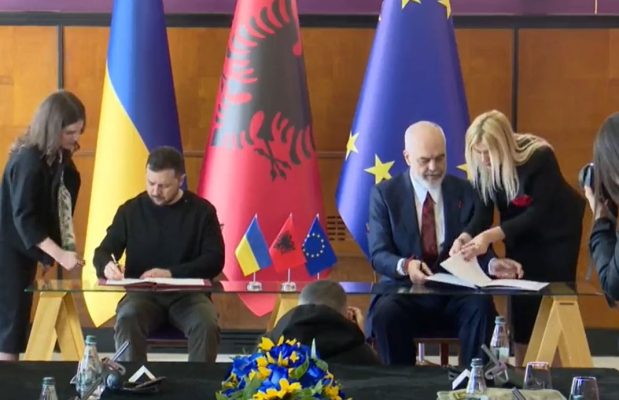 Shqipëria dhe Ukraina firmosin traktatin e miqësisë, Zelensky nderon Ramën me dekoratën e lartë