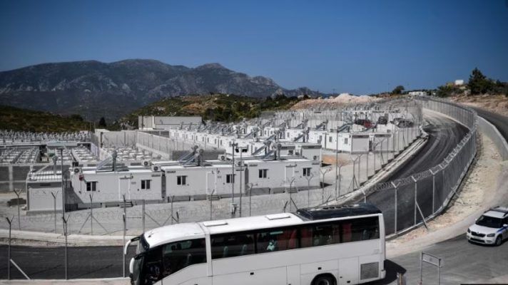 Azilkërkuesit që arrijnë në Greqi përballen me një realitet të zymtë